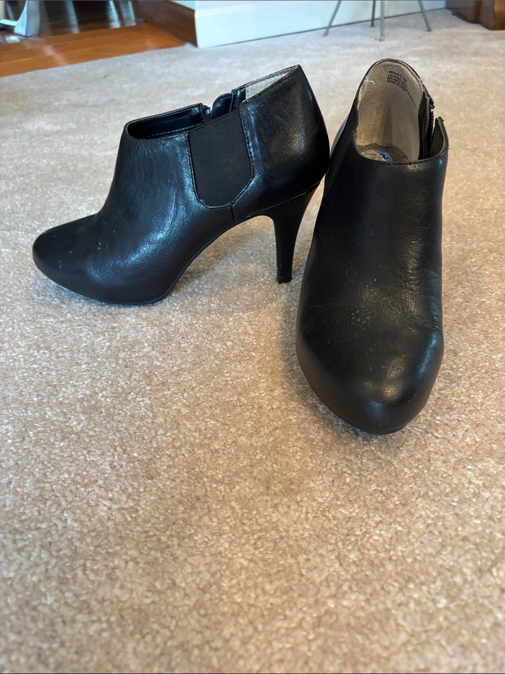 me too Black Leather Ankle Booties with Slim Heel